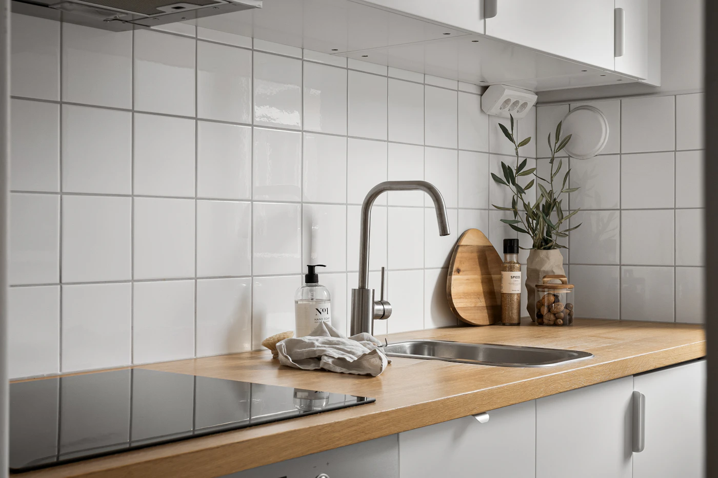 Warmer Kalkstein, Materialansicht für die Küchenplanung